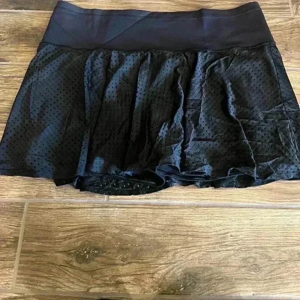Athleta women’s black A game skort 14”